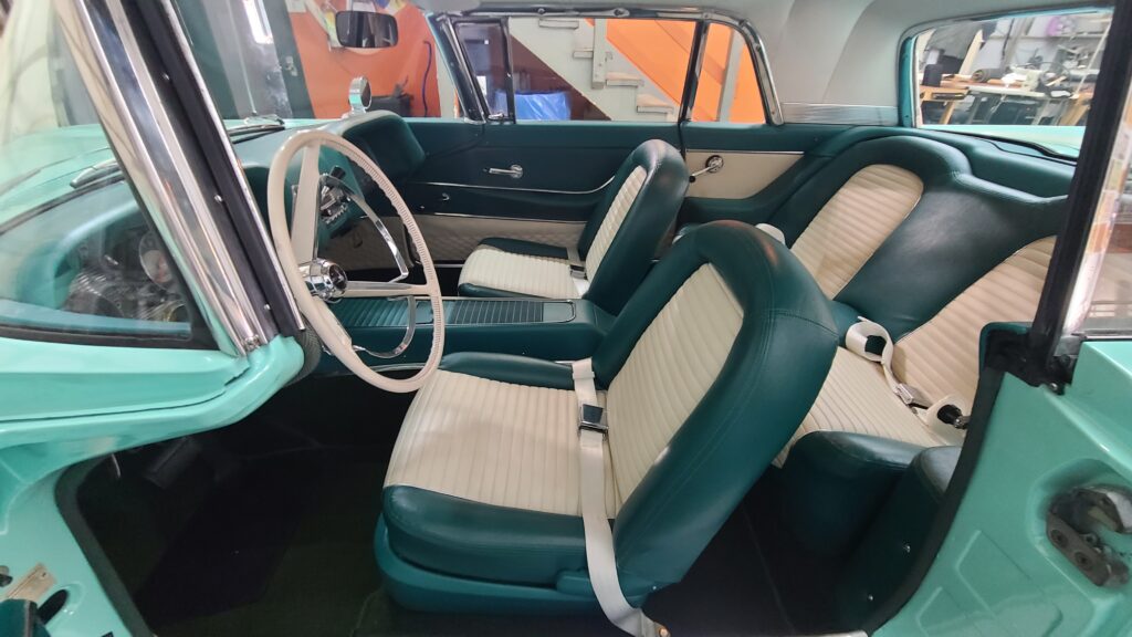 1958 Ford Thunderbird, photo 3 of 9