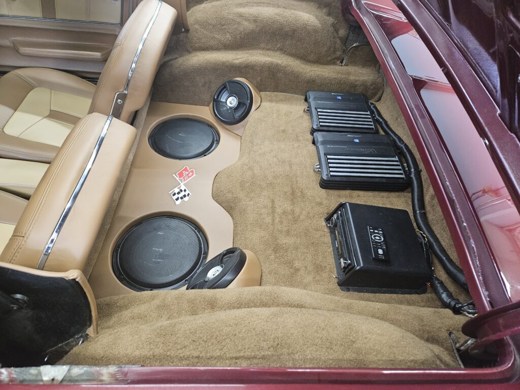 1966 Corvette Convertible, photo 16 of 17