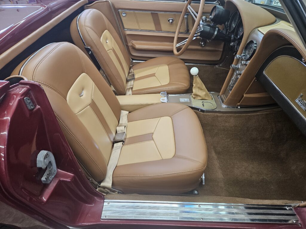 1966 Corvette Convertible, photo 6 of 17