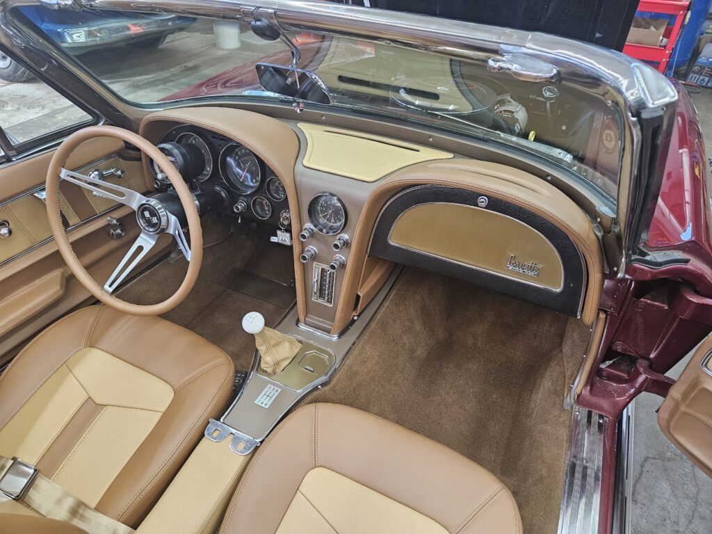 1966 Corvette Convertible, photo 9 of 17