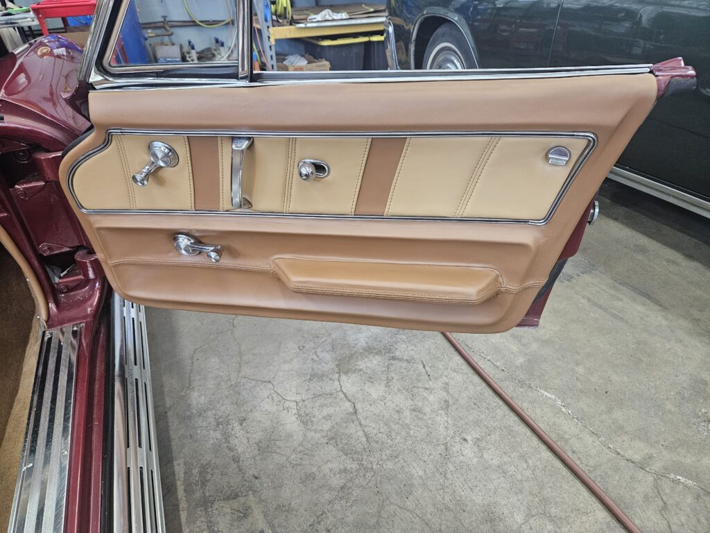 1966 Corvette Convertible, photo 13 of 17