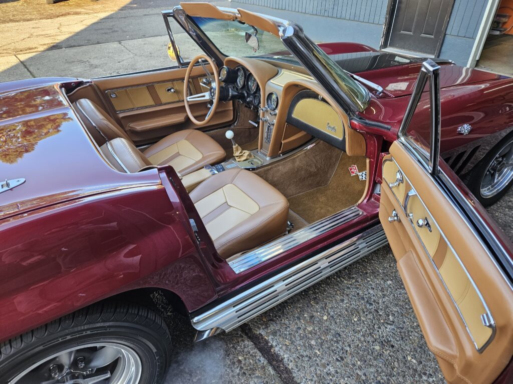 1966 Corvette Convertible, photo 4 of 17