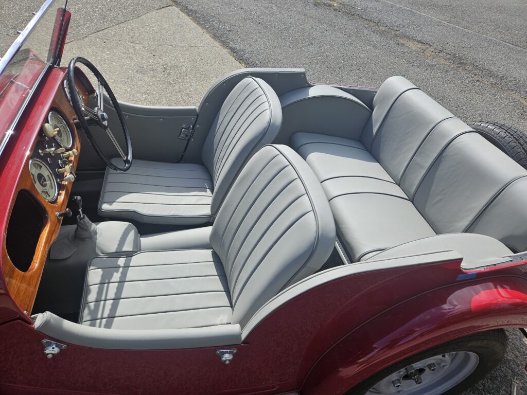 1961 Morgan Plus 4, photo 3 of 8